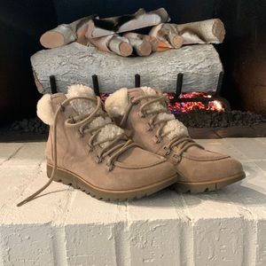 Sorel Harlow Lace Cozy size 8